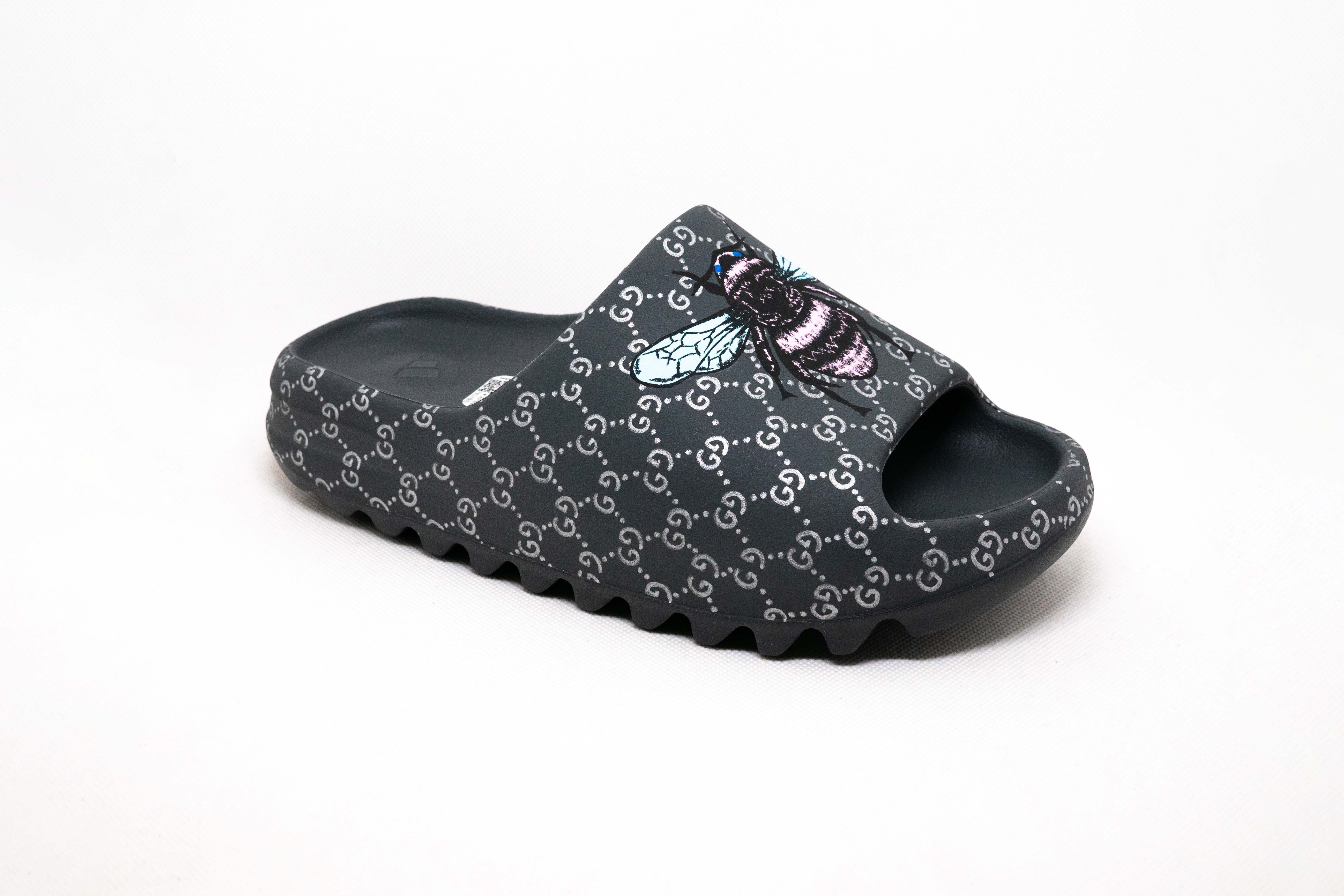 Yeezy SLIDES SLATE GREY GUCCI CUSTOM - Main Image