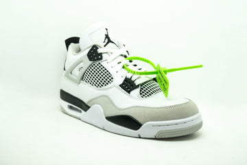 Jordan 4 MILITARY BLACK