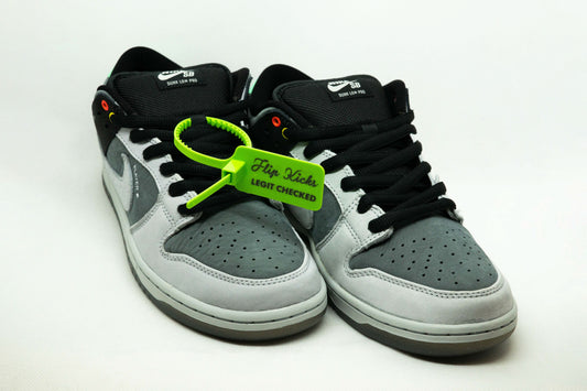 SB Dunk Low VX1000