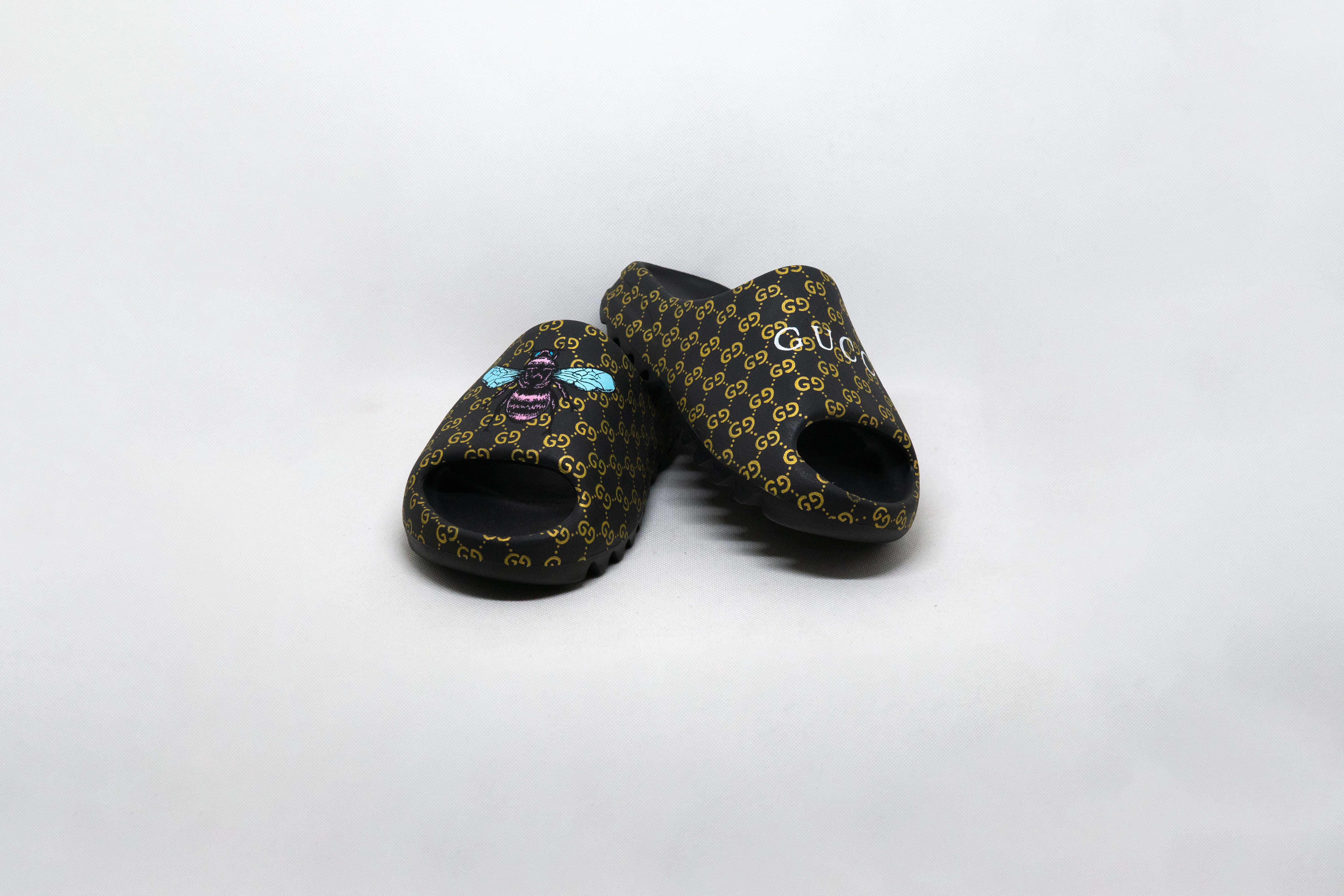 yeezy slide custom gucci