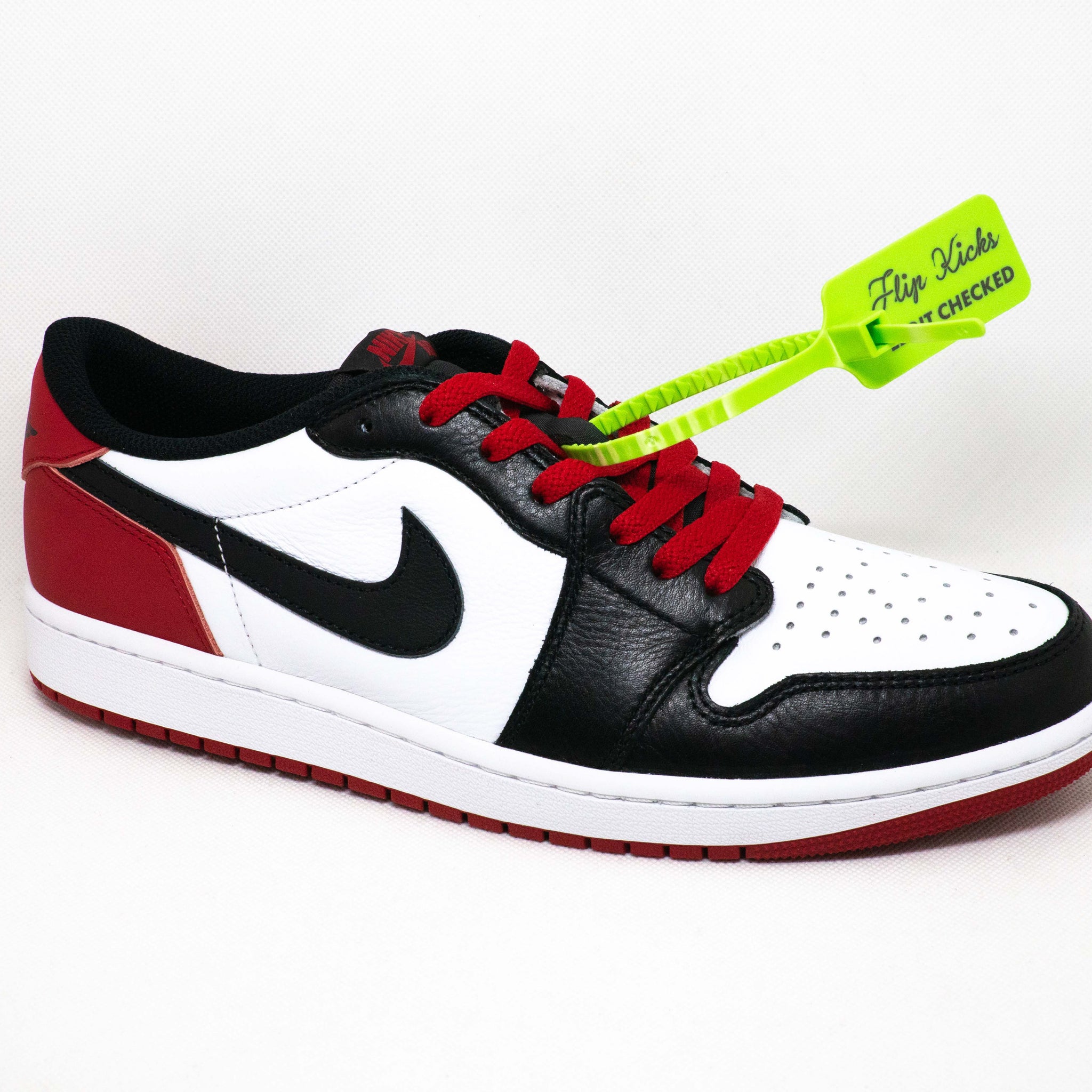 Jordan 1 Low OG BLACK TOE