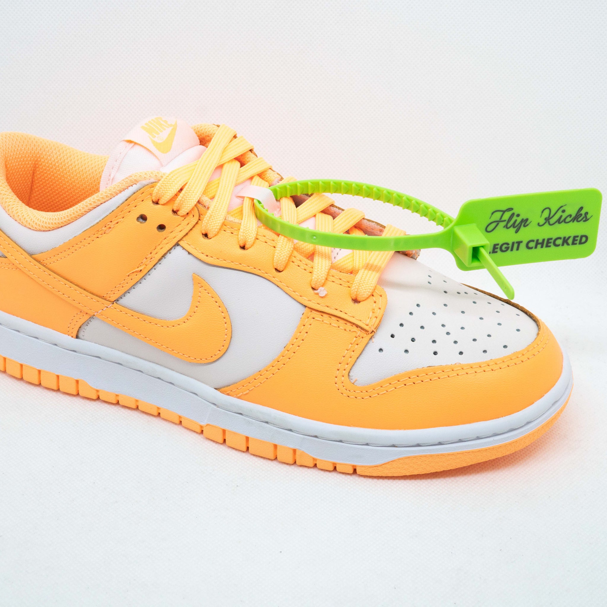 Dunk Low PEACH CREAM