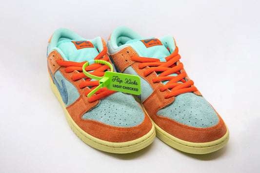 SB Dunk Low ORANGE AND EMERALD RISE