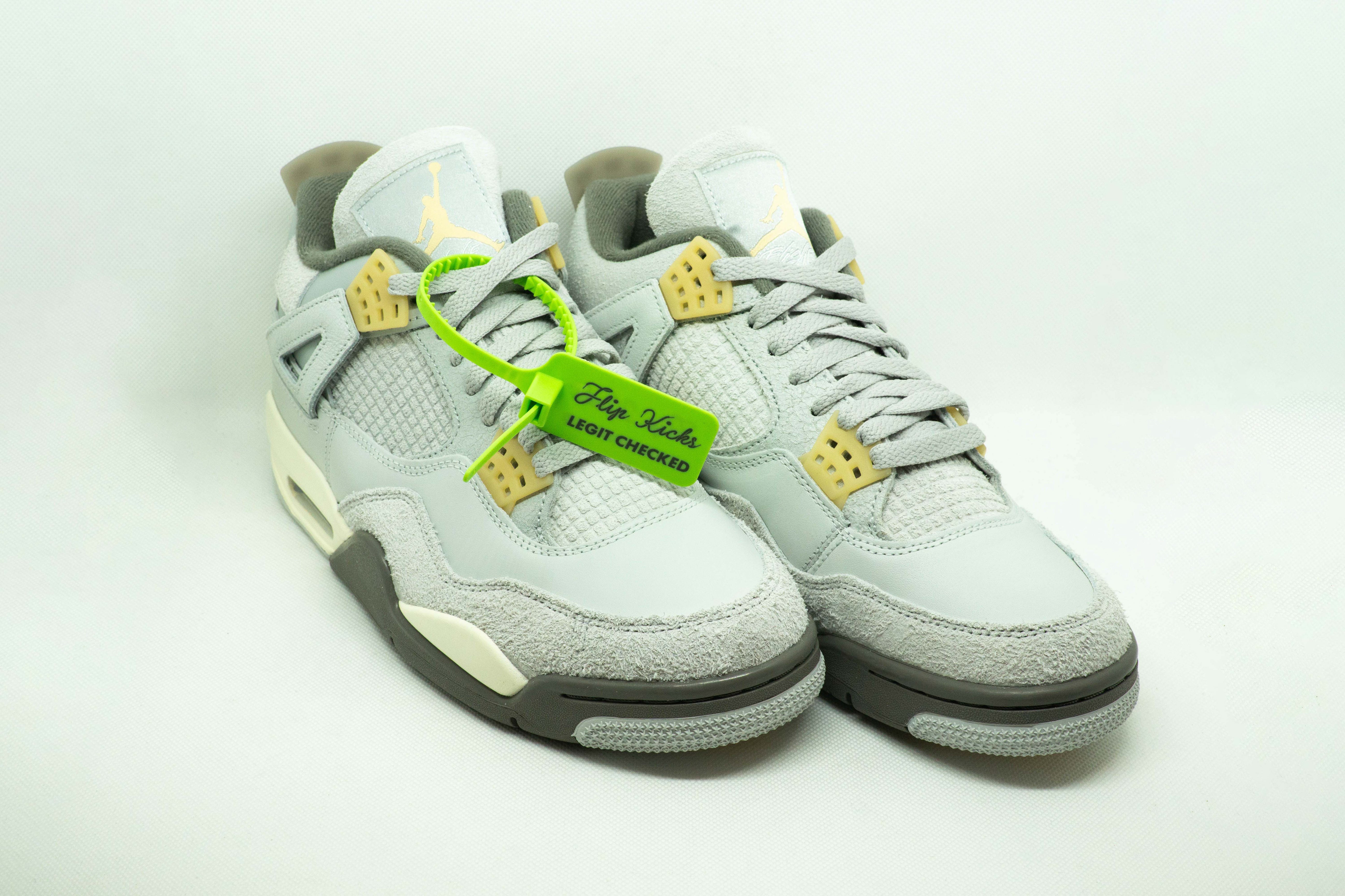 Jordan 4 CRAFT PHOTON DUST