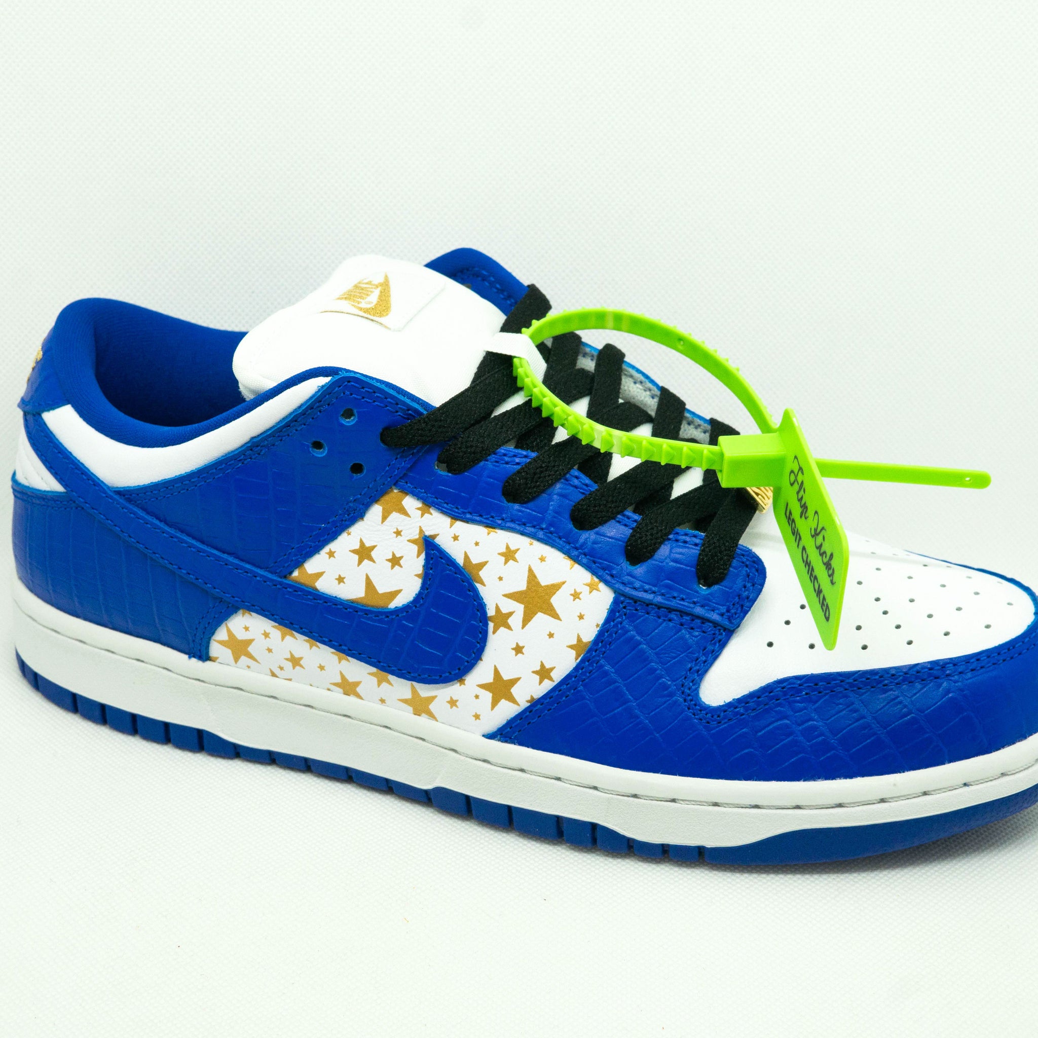 SB Dunk Low SUPREME STARS HYPER ROYAL