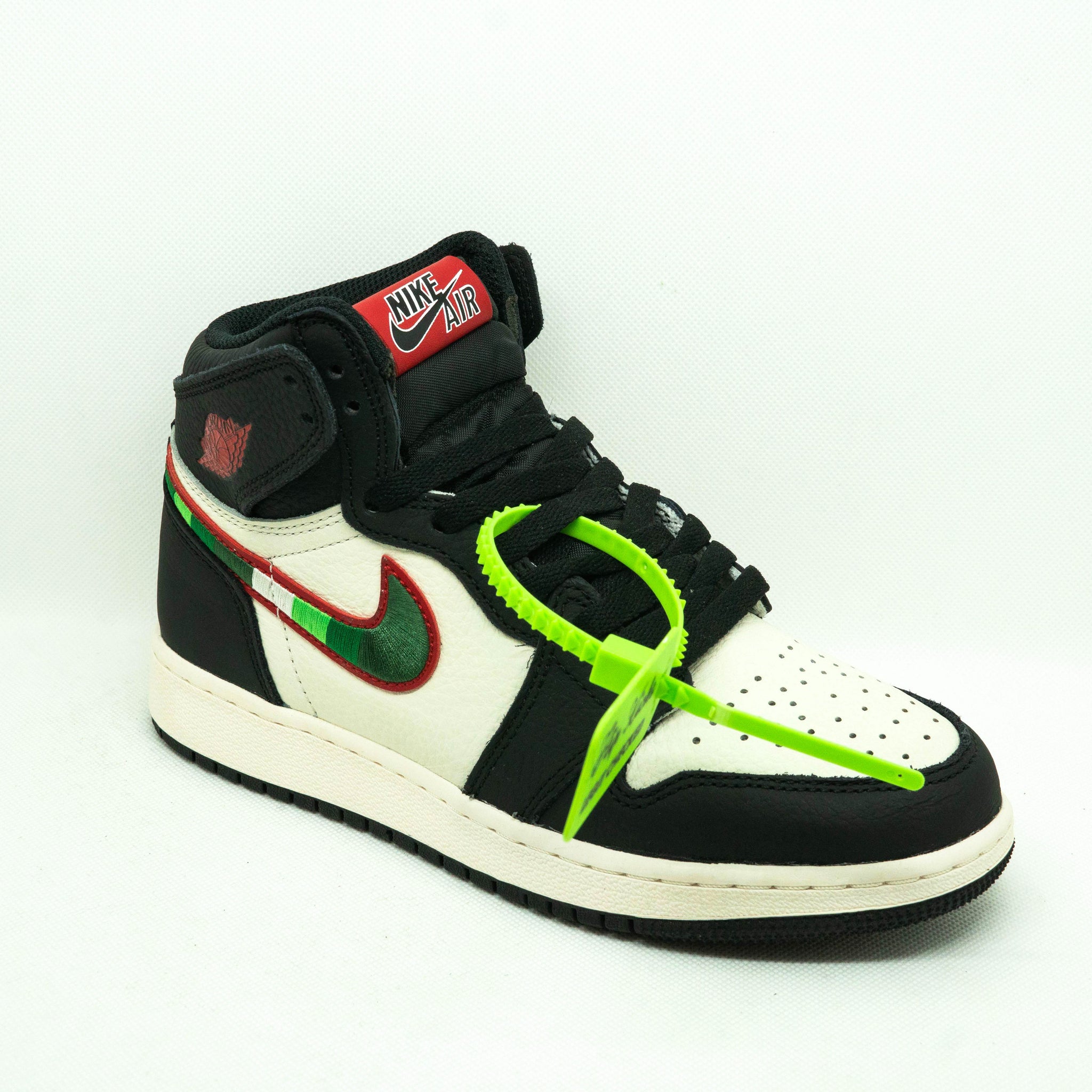 Jordan 1 High SPORTS ILLUSTRATED (A STAR IS BORN)
