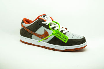 SB Dunk Low CRUSHED D. C.